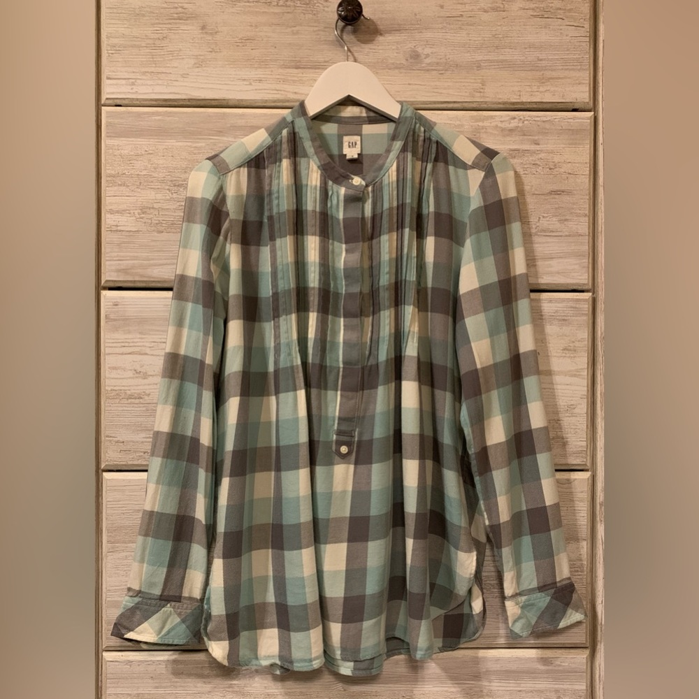 Gap Button Up